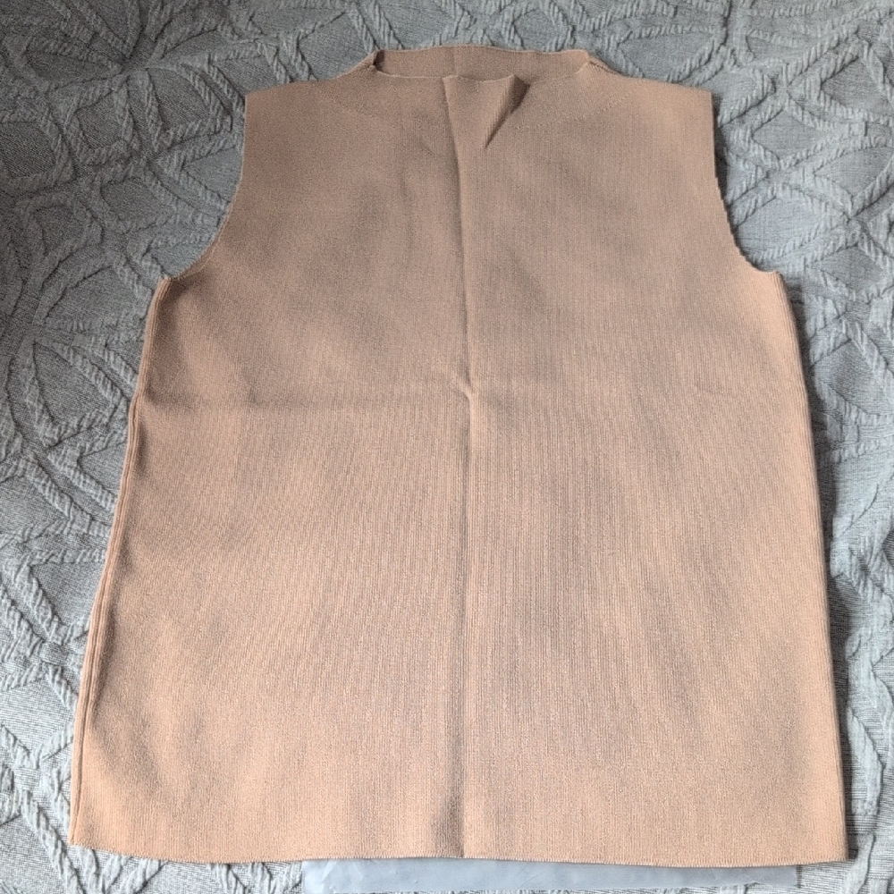 *3/$20 Closet Clearout* NWOT s.4 Love Bonito Sleeveless Tan Top